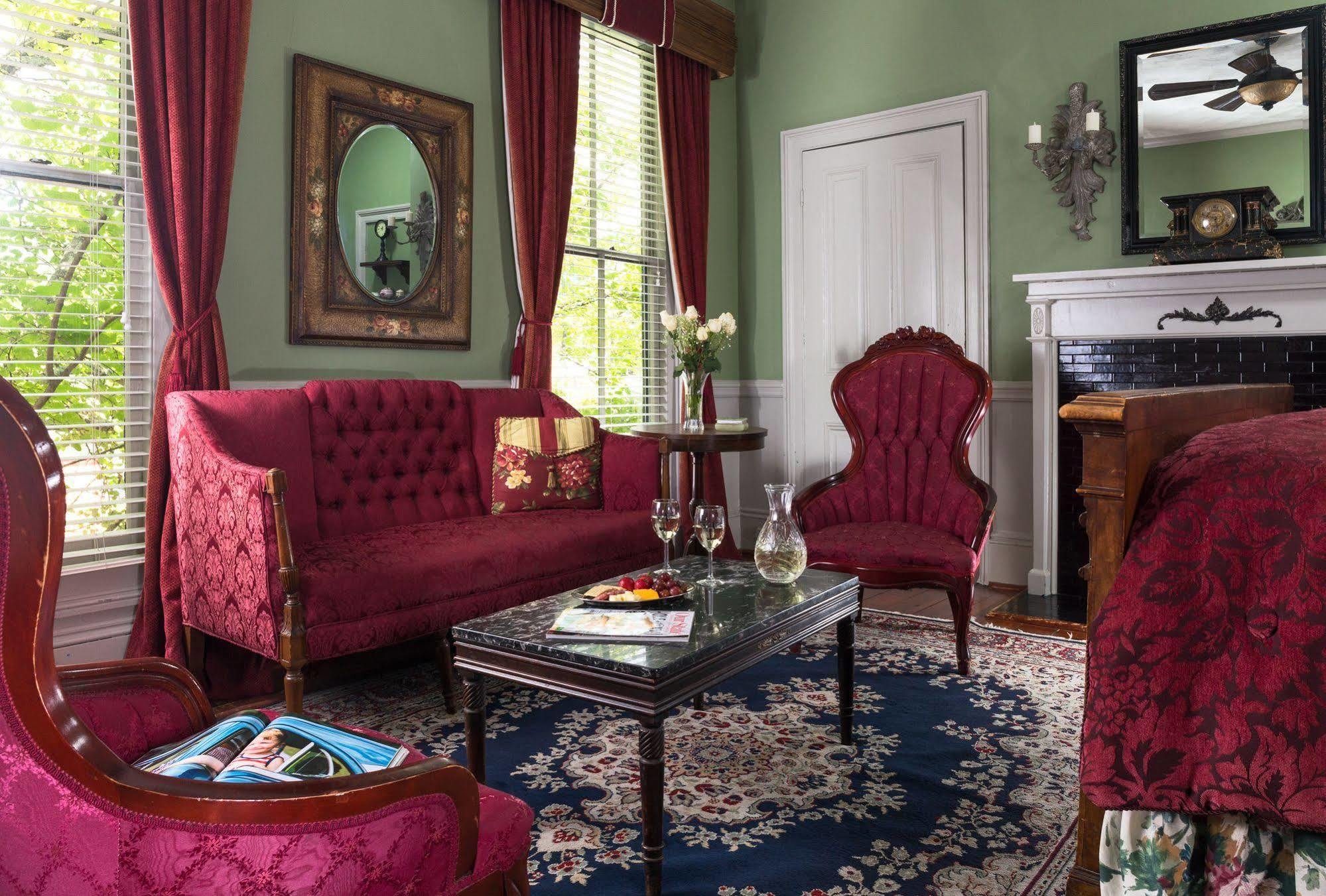 The Aerie Bed & Breakfast New Bern Exterior photo
