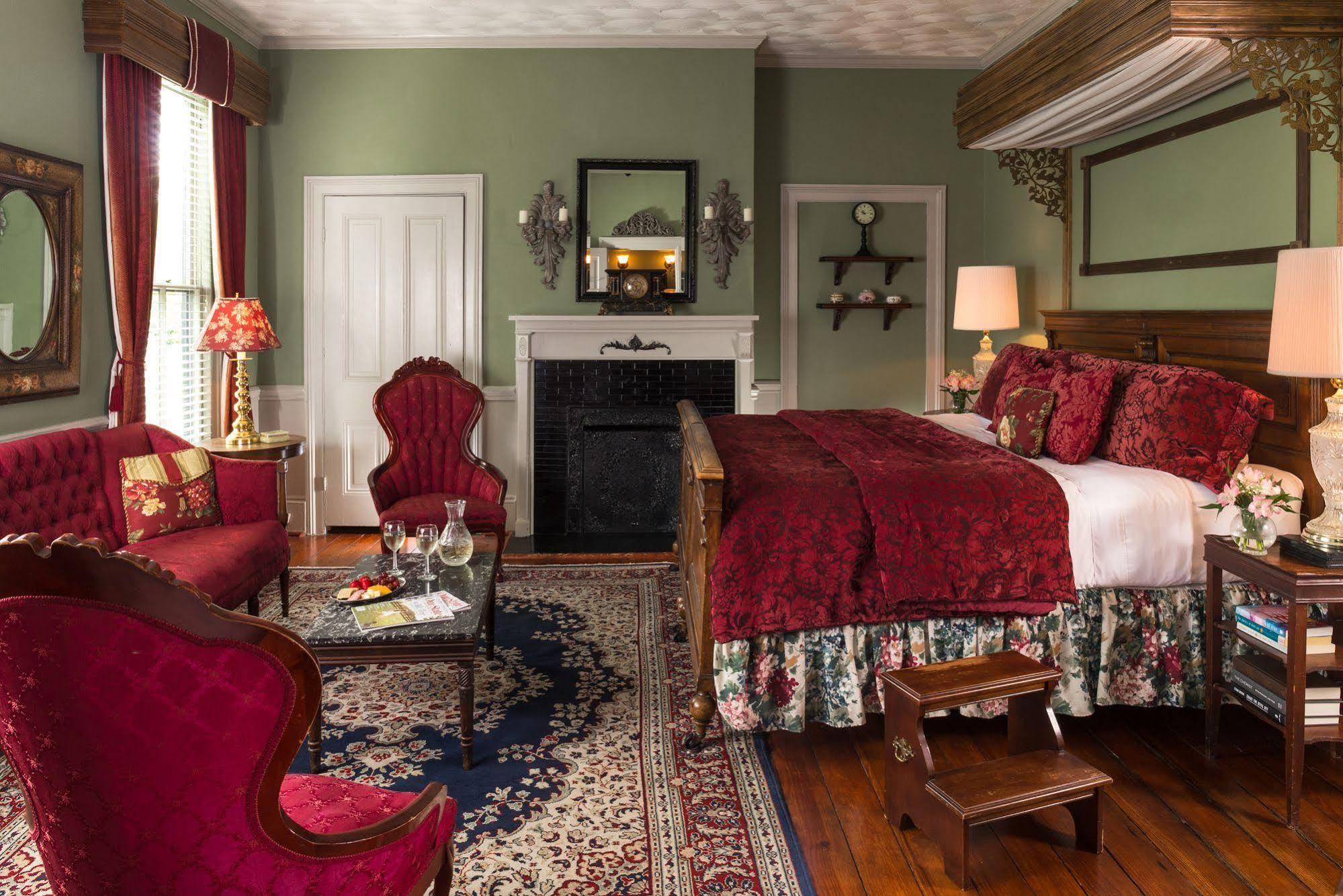 The Aerie Bed & Breakfast New Bern Exterior photo