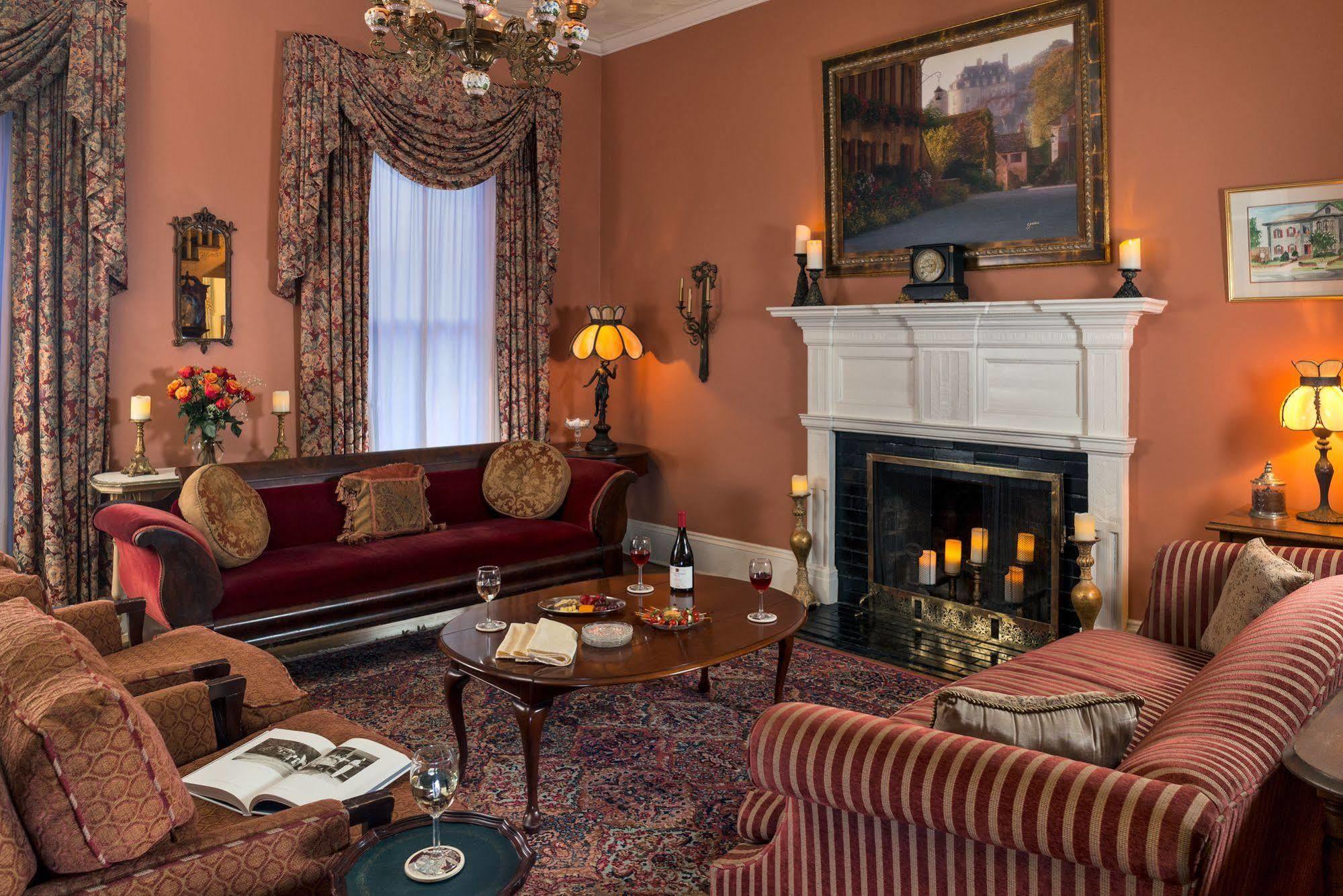 The Aerie Bed & Breakfast New Bern Exterior photo